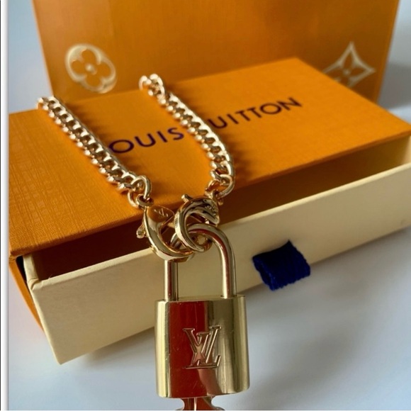 LOUIS VUITTON POLISHED AUTHENTIC LOCK & KEY ON LV CHAIN - UNISEX - Picture 1 of 7